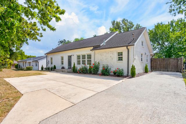 541 Harding Pl, Nashville, TN 37211