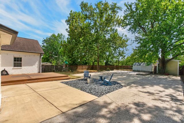 541 Harding Pl, Nashville, TN 37211