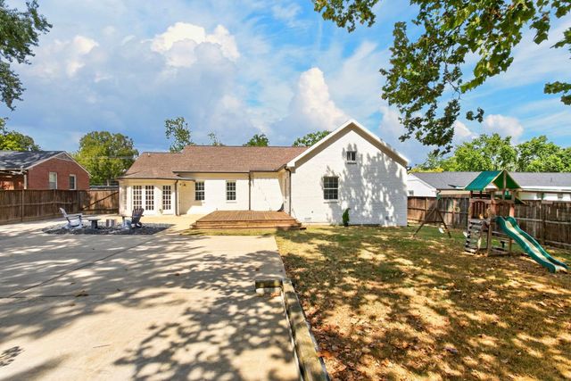 541 Harding Pl, Nashville, TN 37211