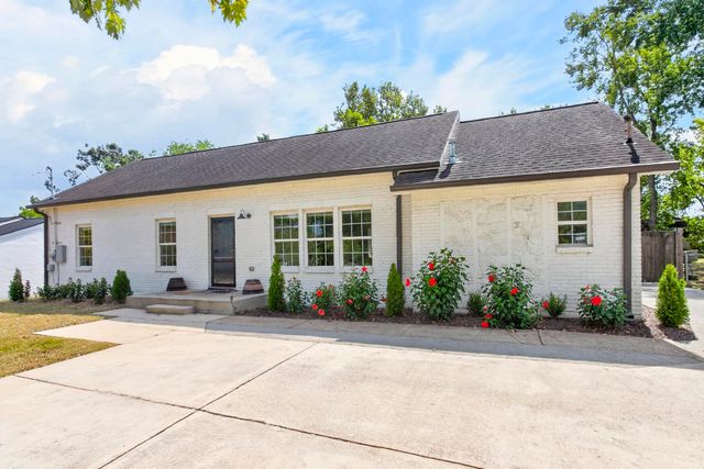 541 Harding Pl, Nashville, TN 37211
