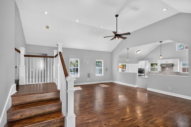 541 Harding Pl, Nashville, TN 37211