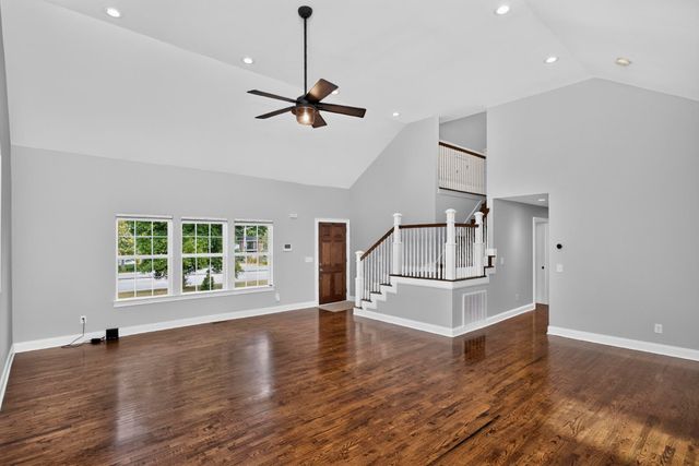 541 Harding Pl, Nashville, TN 37211