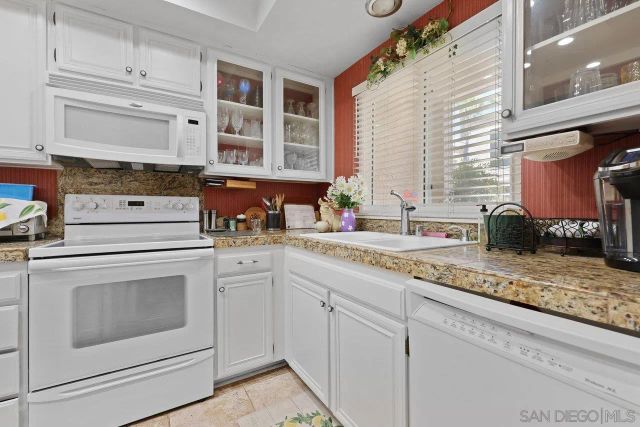 23653 Country Villa Rd, Ramona, CA 92065