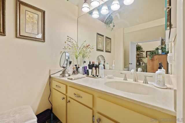 23653 Country Villa Rd, Ramona, CA 92065