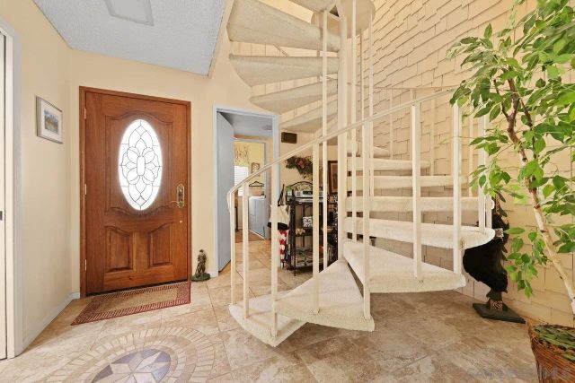 23653 Country Villa Rd, Ramona, CA 92065