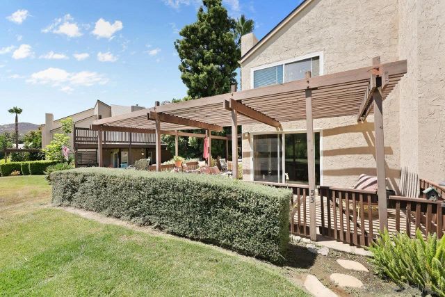 23653 Country Villa Rd, Ramona, CA 92065