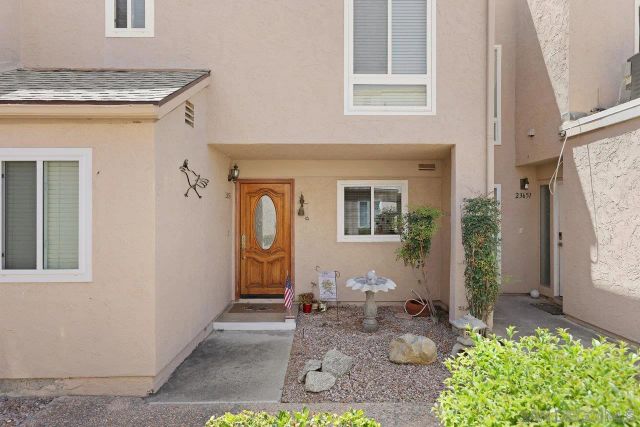 23653 Country Villa Rd, Ramona, CA 92065