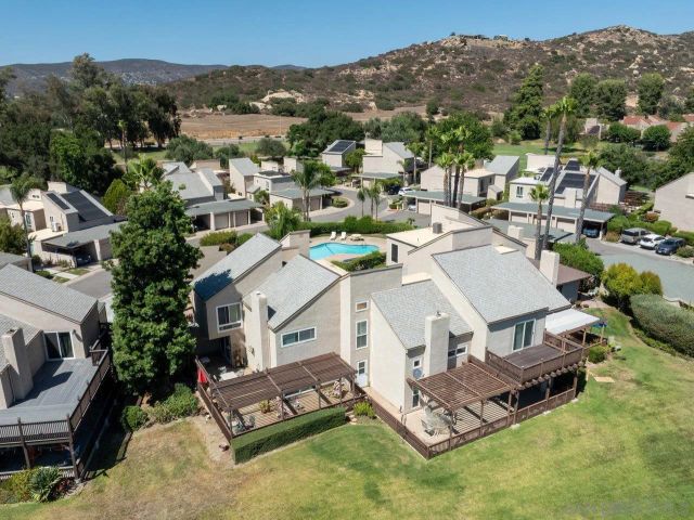 23653 Country Villa Rd, Ramona, CA 92065