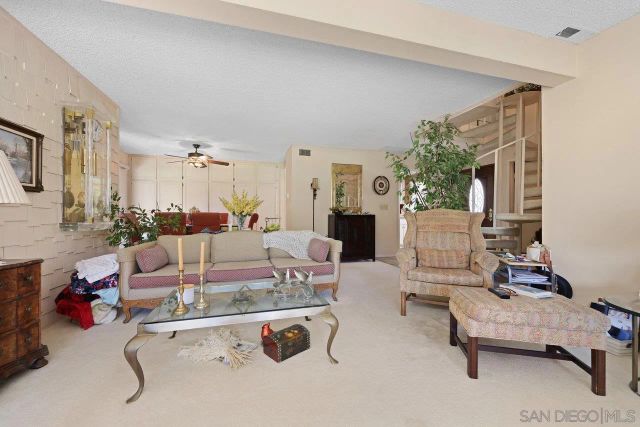 23653 Country Villa Rd, Ramona, CA 92065