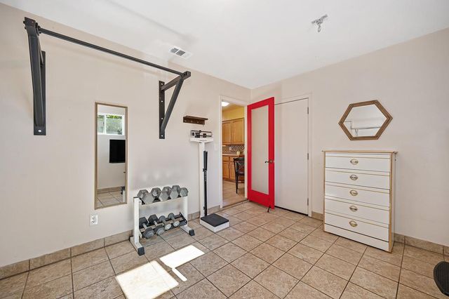 1513 Greenhills Rd, Sacramento, CA 95864