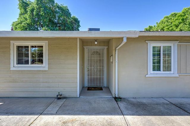 1513 Greenhills Rd, Sacramento, CA 95864