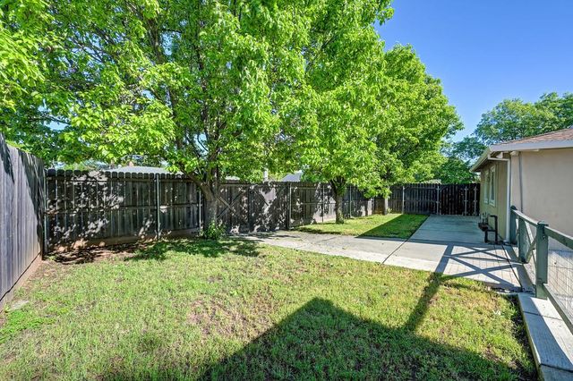 1513 Greenhills Rd, Sacramento, CA 95864