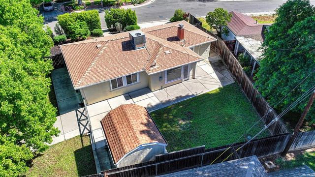 1513 Greenhills Rd, Sacramento, CA 95864