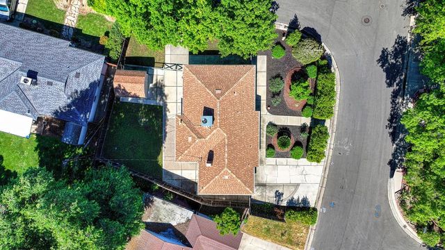 1513 Greenhills Rd, Sacramento, CA 95864