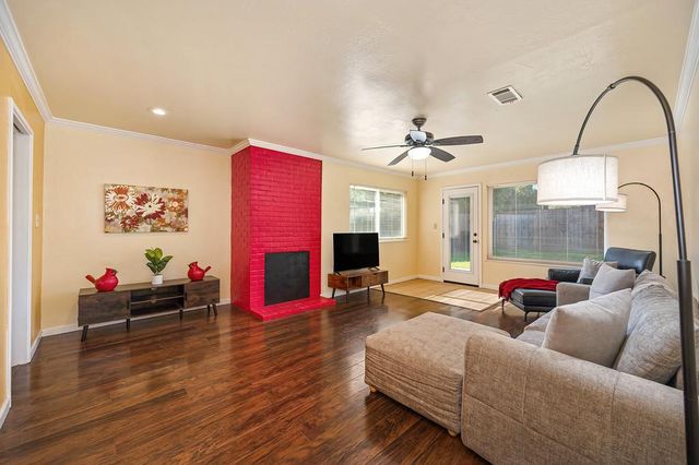 1513 Greenhills Rd, Sacramento, CA 95864