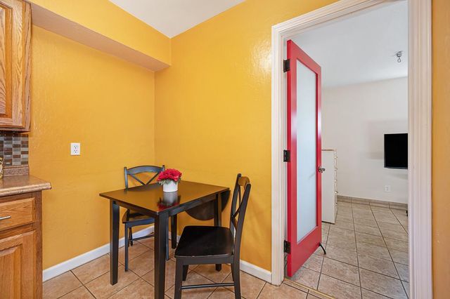 1513 Greenhills Rd, Sacramento, CA 95864