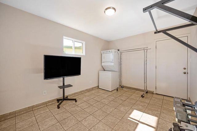 1513 Greenhills Rd, Sacramento, CA 95864