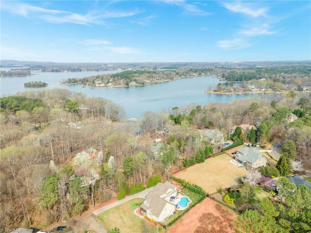 140 Pine Bluff Drive, Mooresville, NC 28117