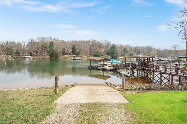 140 Pine Bluff Drive, Mooresville, NC 28117