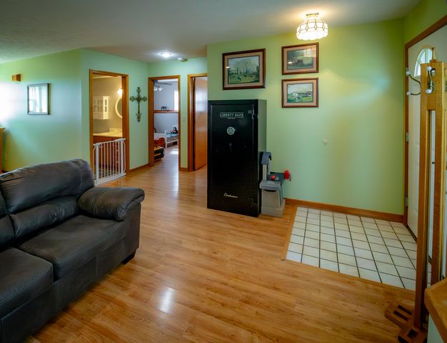 9396 Lawrence 2040, Miller, MO 65707