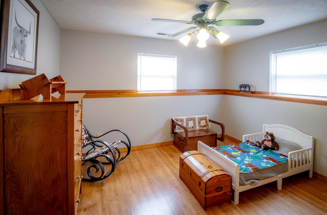 9396 Lawrence 2040, Miller, MO 65707