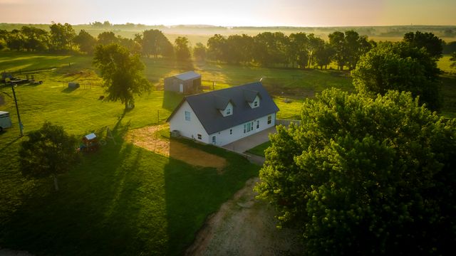 9396 Lawrence 2040, Miller, MO 65707