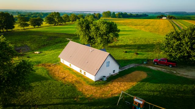 9396 Lawrence 2040, Miller, MO 65707