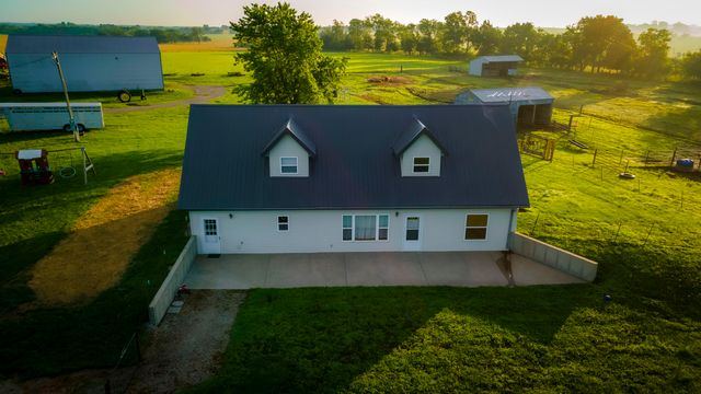 9396 Lawrence 2040, Miller, MO 65707