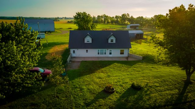 9396 Lawrence 2040, Miller, MO 65707