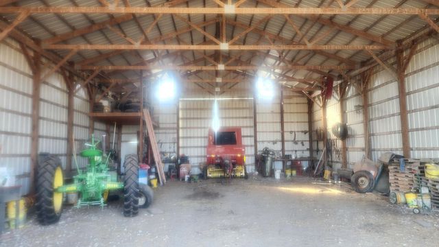 9396 Lawrence 2040, Miller, MO 65707