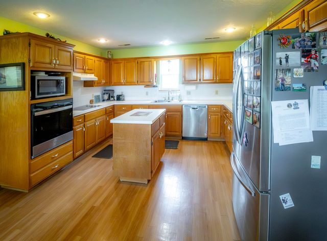 9396 Lawrence 2040, Miller, MO 65707