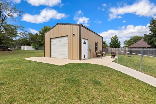 421 Sweetbough Street, Jones, OK 73049