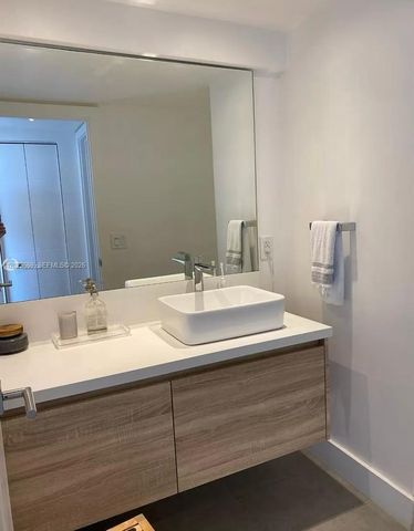 590 Ocean Dr 8B, Key Biscayne, FL 33149