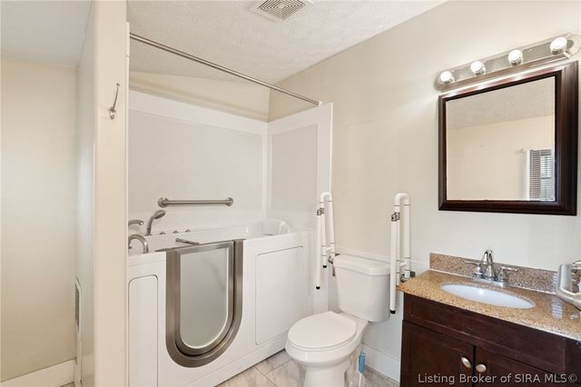 2007 Woodland Court, Jeffersonville, IN 47130