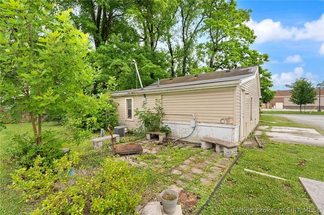 2007 Woodland Court, Jeffersonville, IN 47130
