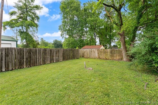 2007 Woodland Court, Jeffersonville, IN 47130