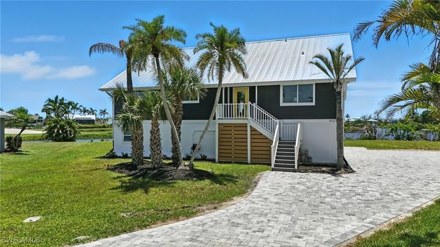 9127 Mockingbird DR, Sanibel, FL 33957