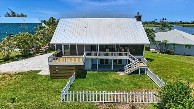 9127 Mockingbird DR, Sanibel, FL 33957