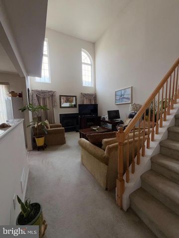 121 THREADLEAF TER, Burlington, NJ 08016