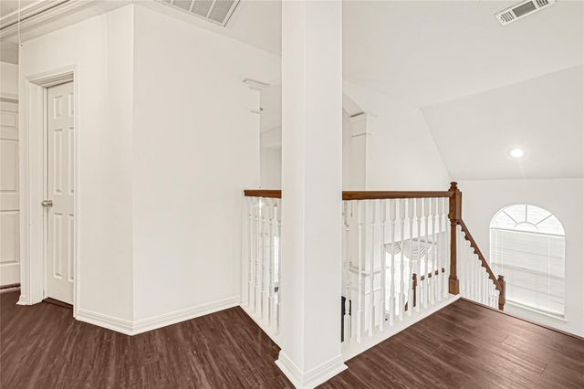 8911 Lawncliff Lane, Houston, TX 77040