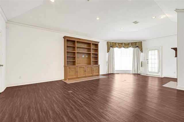 8911 Lawncliff Lane, Houston, TX 77040