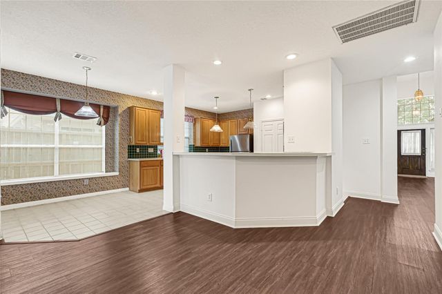 8911 Lawncliff Lane, Houston, TX 77040
