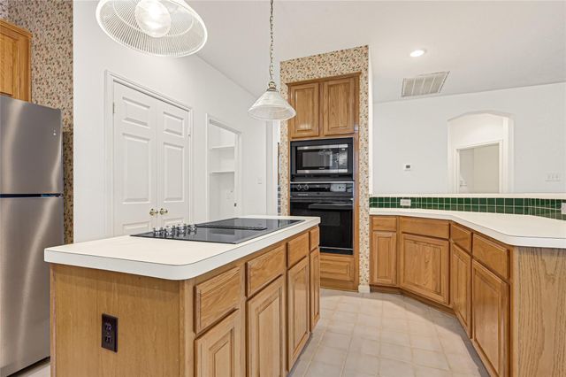 8911 Lawncliff Lane, Houston, TX 77040