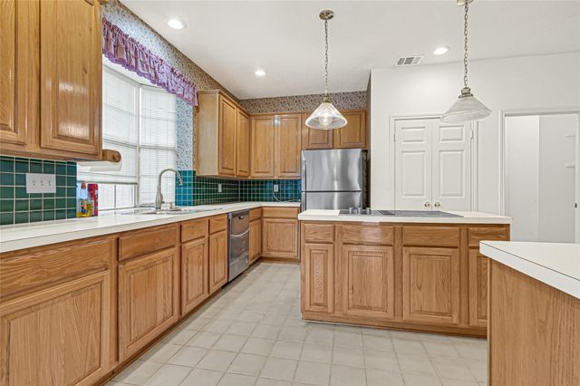 8911 Lawncliff Lane, Houston, TX 77040