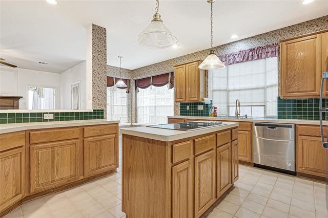8911 Lawncliff Lane, Houston, TX 77040