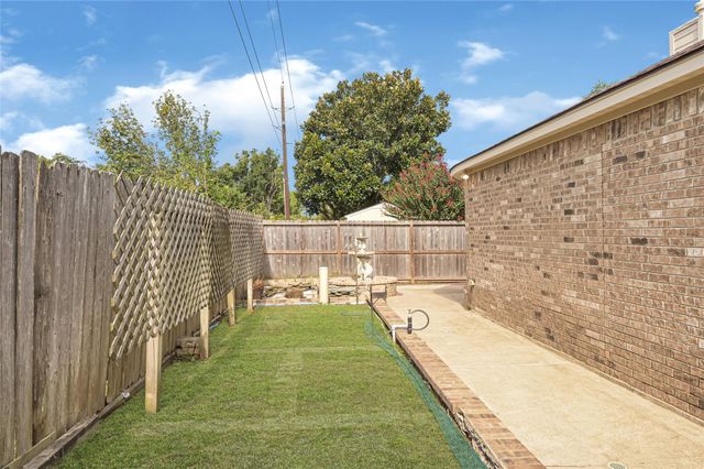 8911 Lawncliff Lane, Houston, TX 77040