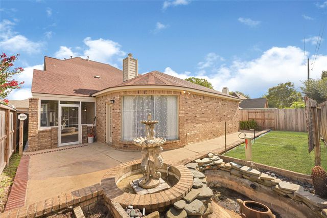 8911 Lawncliff Lane, Houston, TX 77040