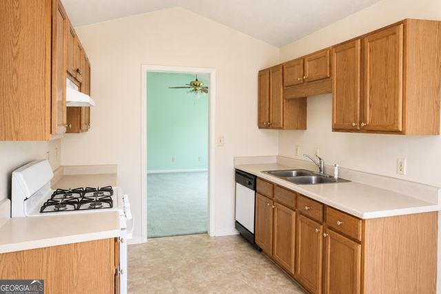 121 Samanthas Way, Mcdonough, GA 30253
