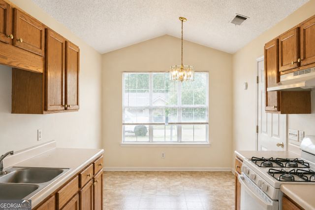 121 Samanthas Way, Mcdonough, GA 30253