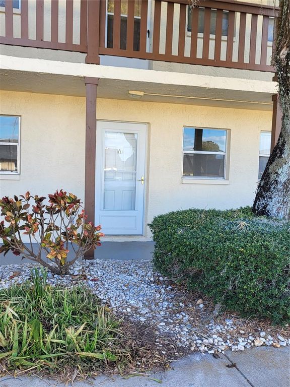 4956 HARBOR VILLA LANE 103, New Port Richey, FL 34652